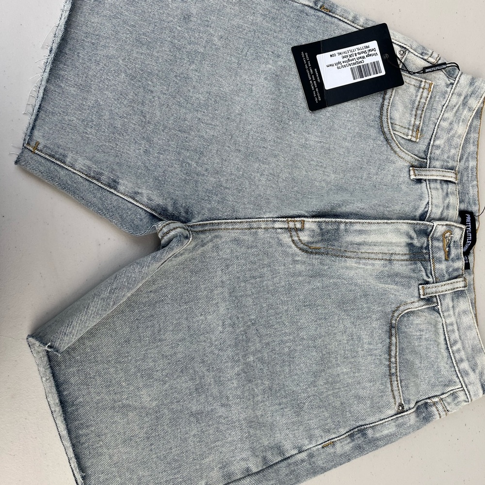 Pretty little Thing Denim shorts size 4